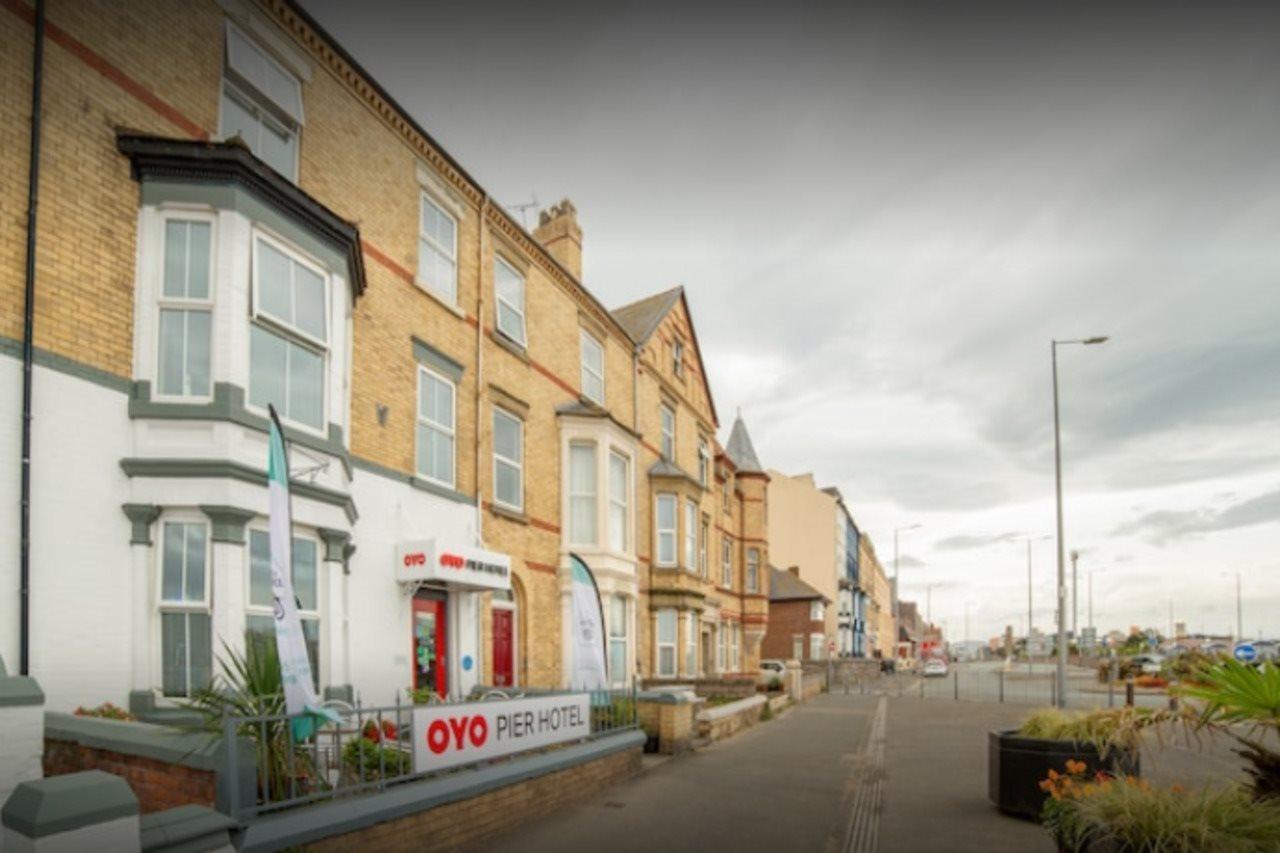 Oyo Pier Hotel Rhyl Exteriör bild