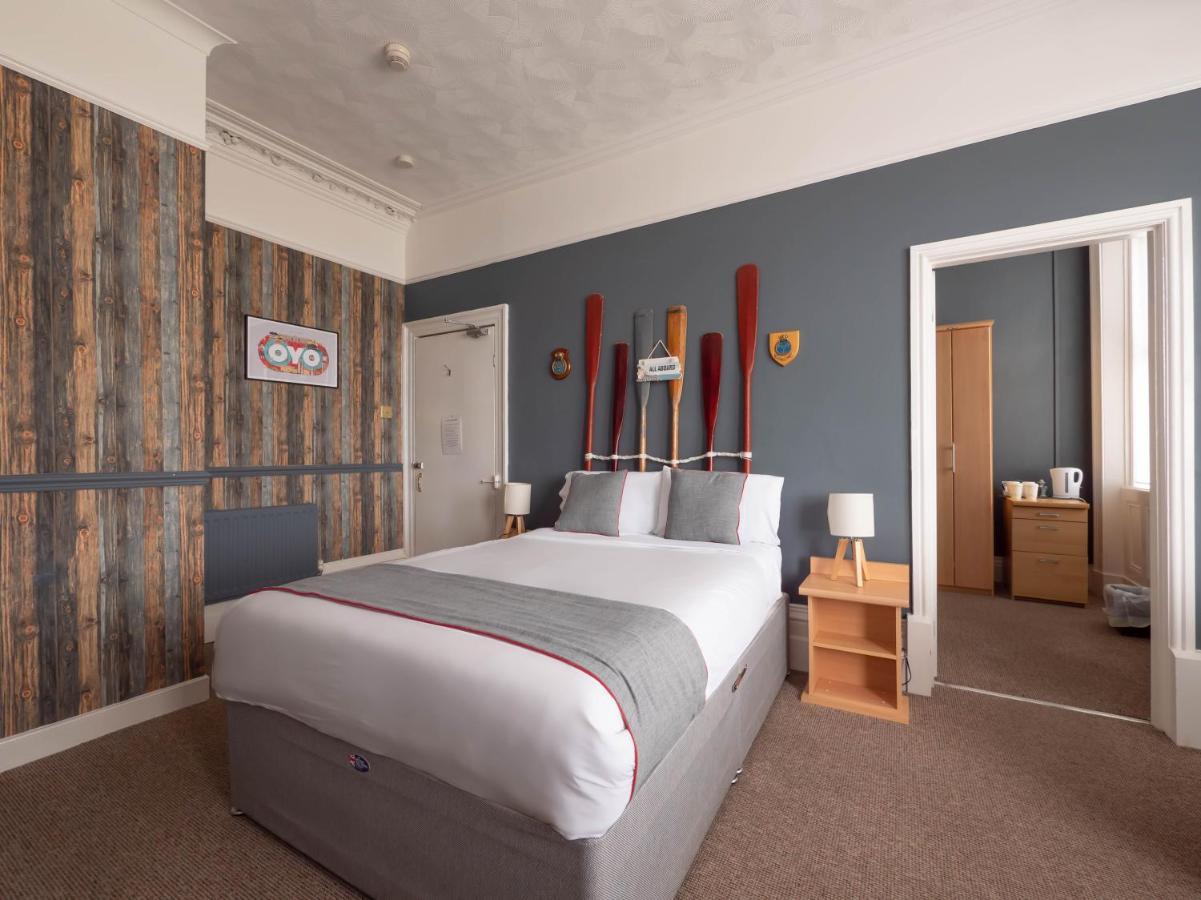 Oyo Pier Hotel Rhyl Exteriör bild