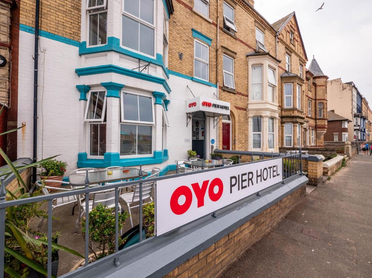 Oyo Pier Hotel Rhyl Exteriör bild