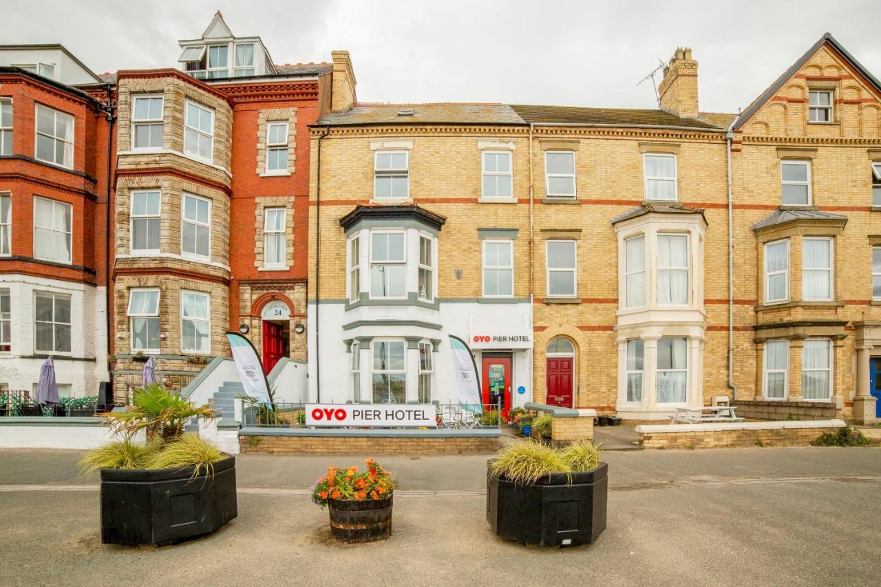 Oyo Pier Hotel Rhyl Exteriör bild